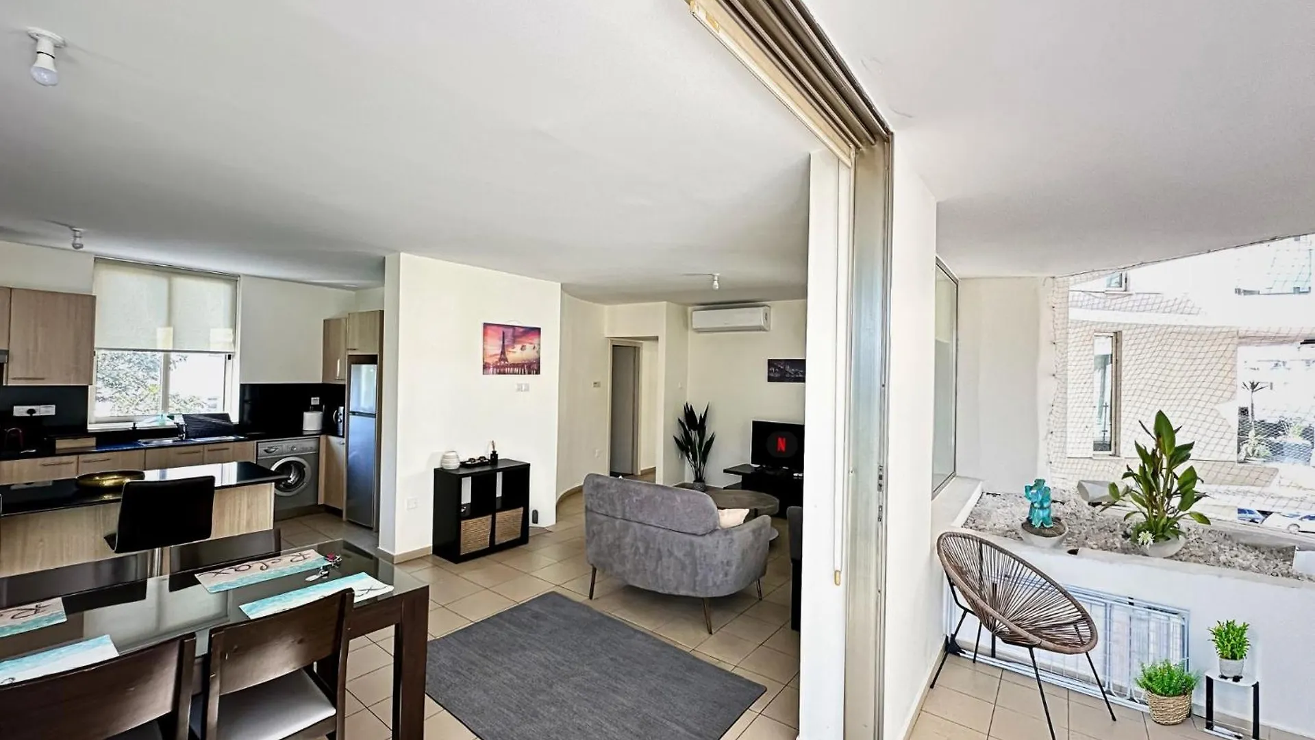 Apartamento Modern City Center Apt With Pool Larnaca Chipre