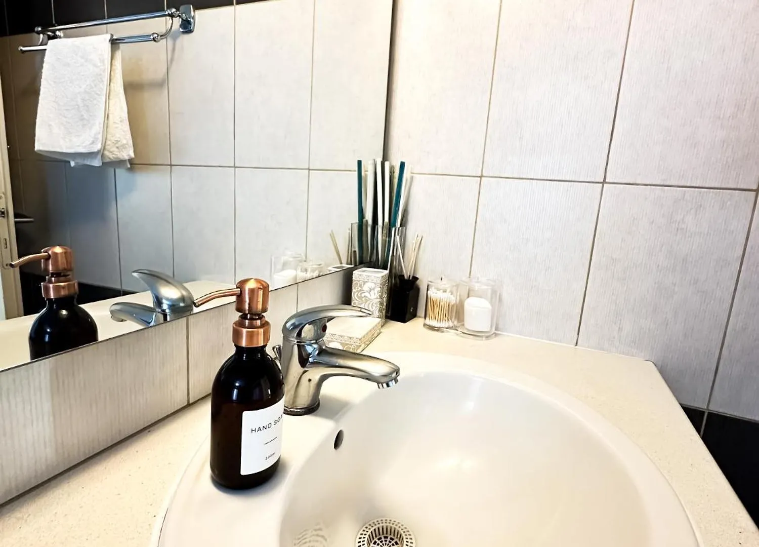 Apartamento Modern City Center Apt With Pool Larnaca